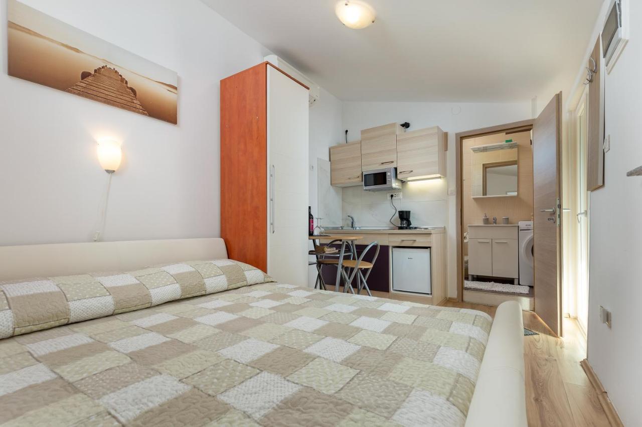 Apartments Elita โรวีน ภายนอก รูปภาพ