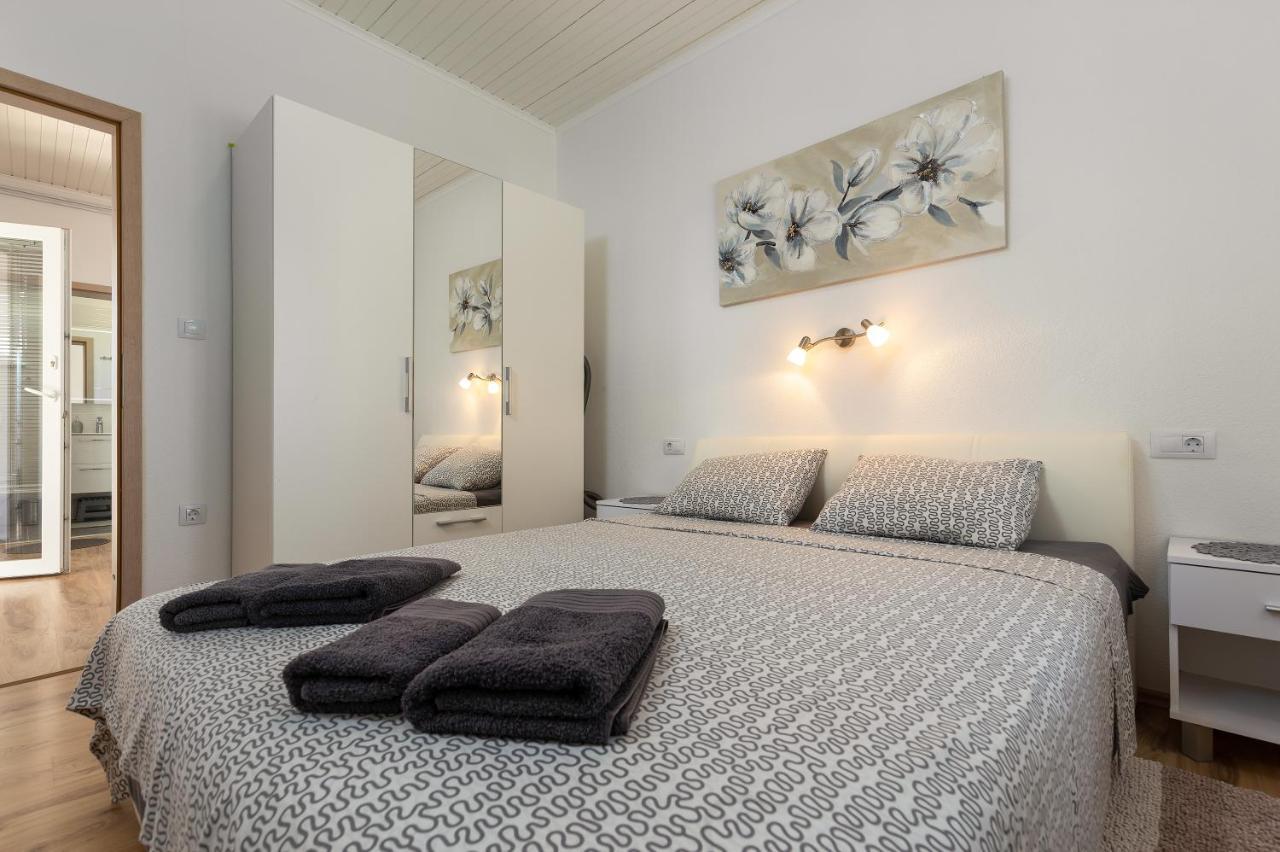 Apartments Elita โรวีน ภายนอก รูปภาพ