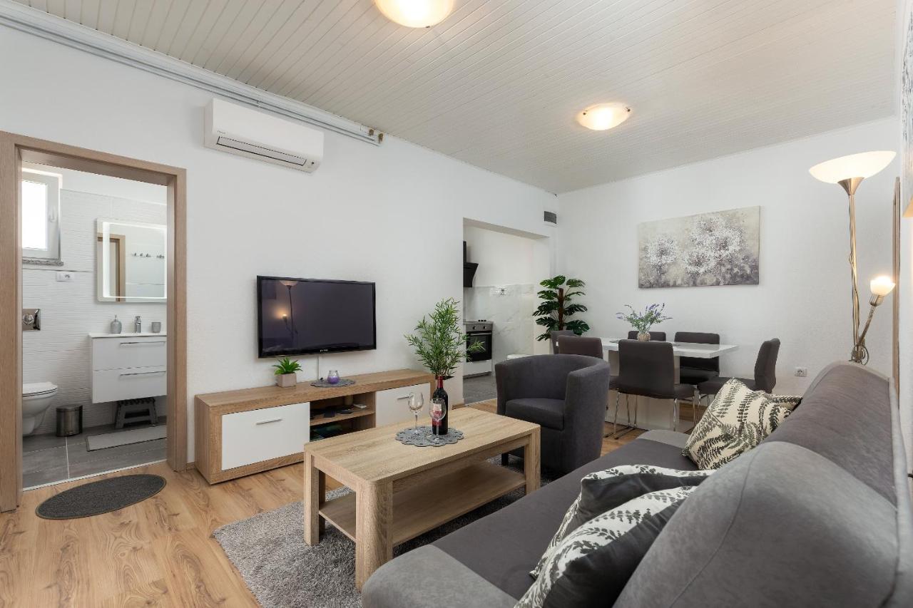 Apartments Elita โรวีน ภายนอก รูปภาพ