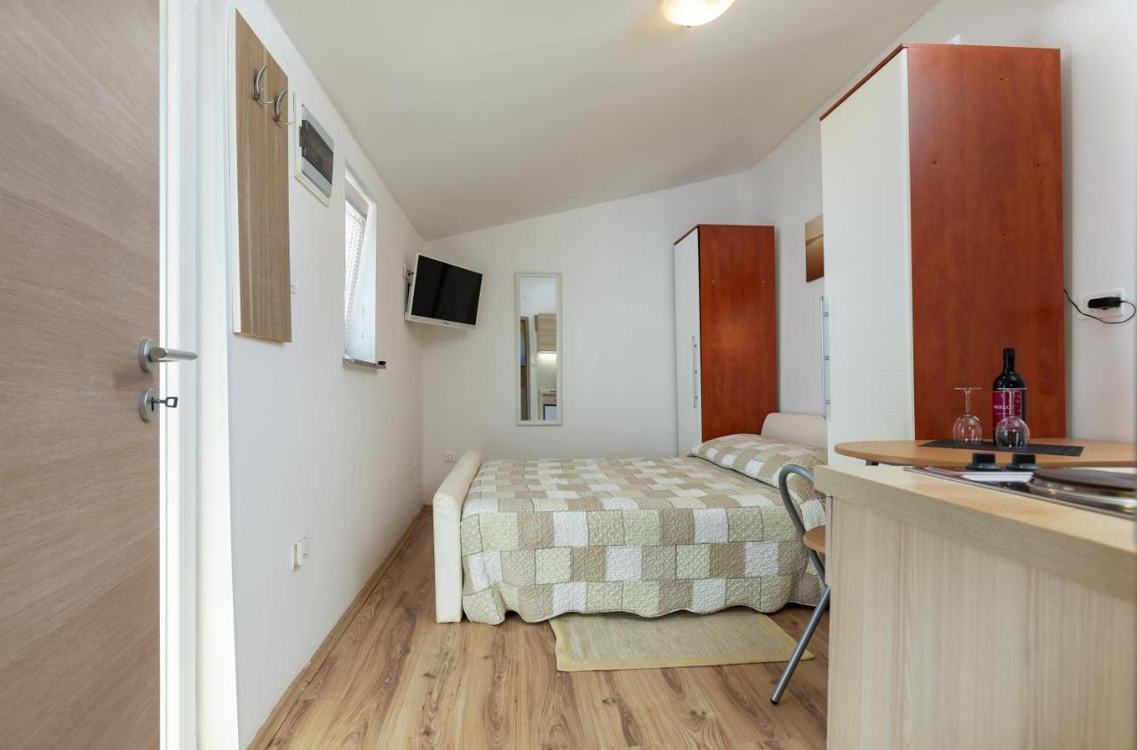 Apartments Elita โรวีน ภายนอก รูปภาพ